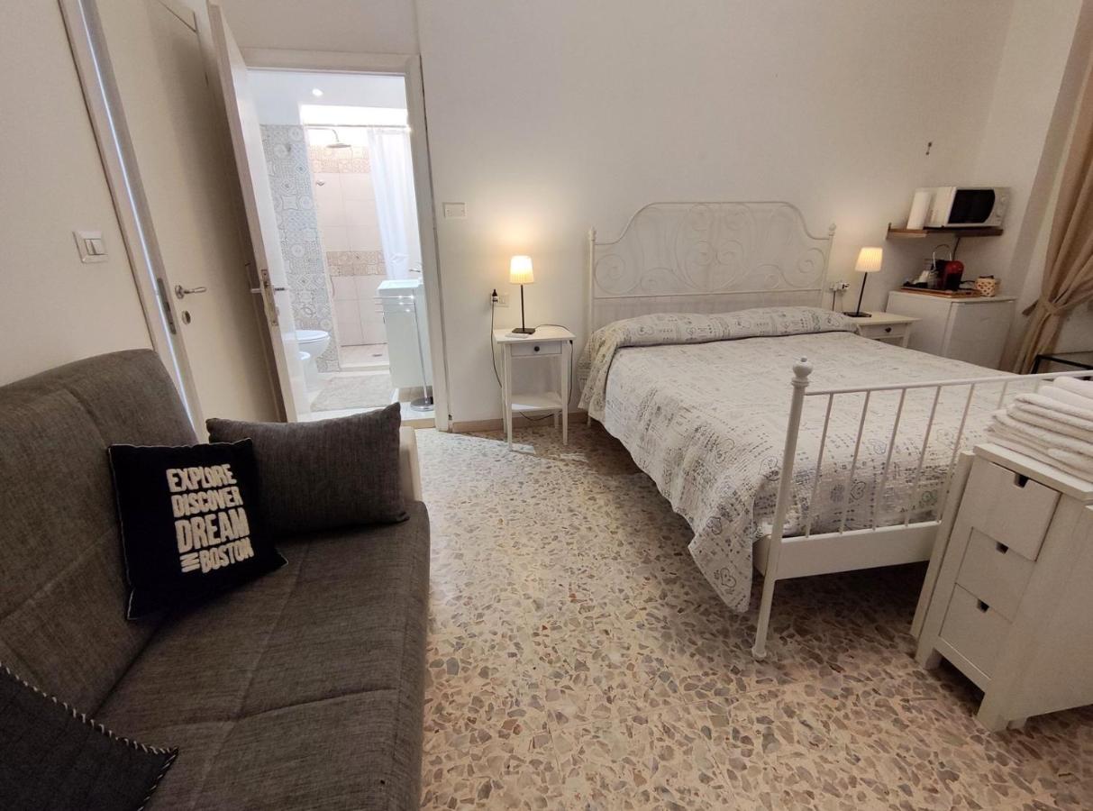 Sergio Tourist Rental Close Tiburtina Station Rome Buitenkant foto